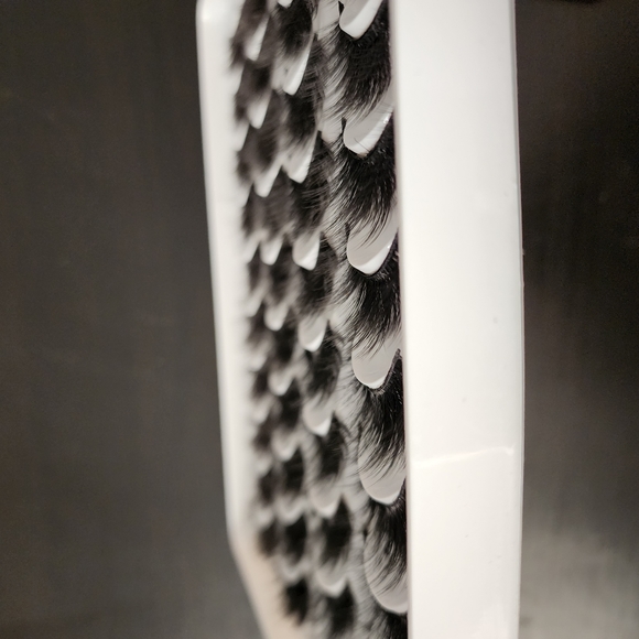 NWT Faux Mink Lashes 4 styles 20 pairs - Picture 6 of 11